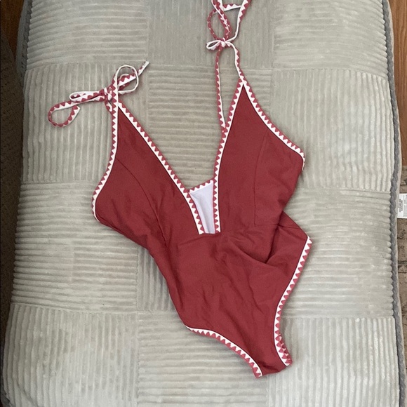 ZafulSwim burgundy One-Piece Swimsuit size Medium 6 - Picture 2 of 9